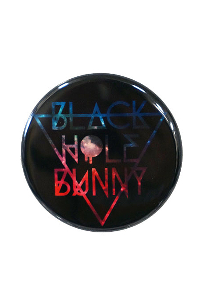 BLACK HOLE BUNNY 缶バッジ ▽ BLK