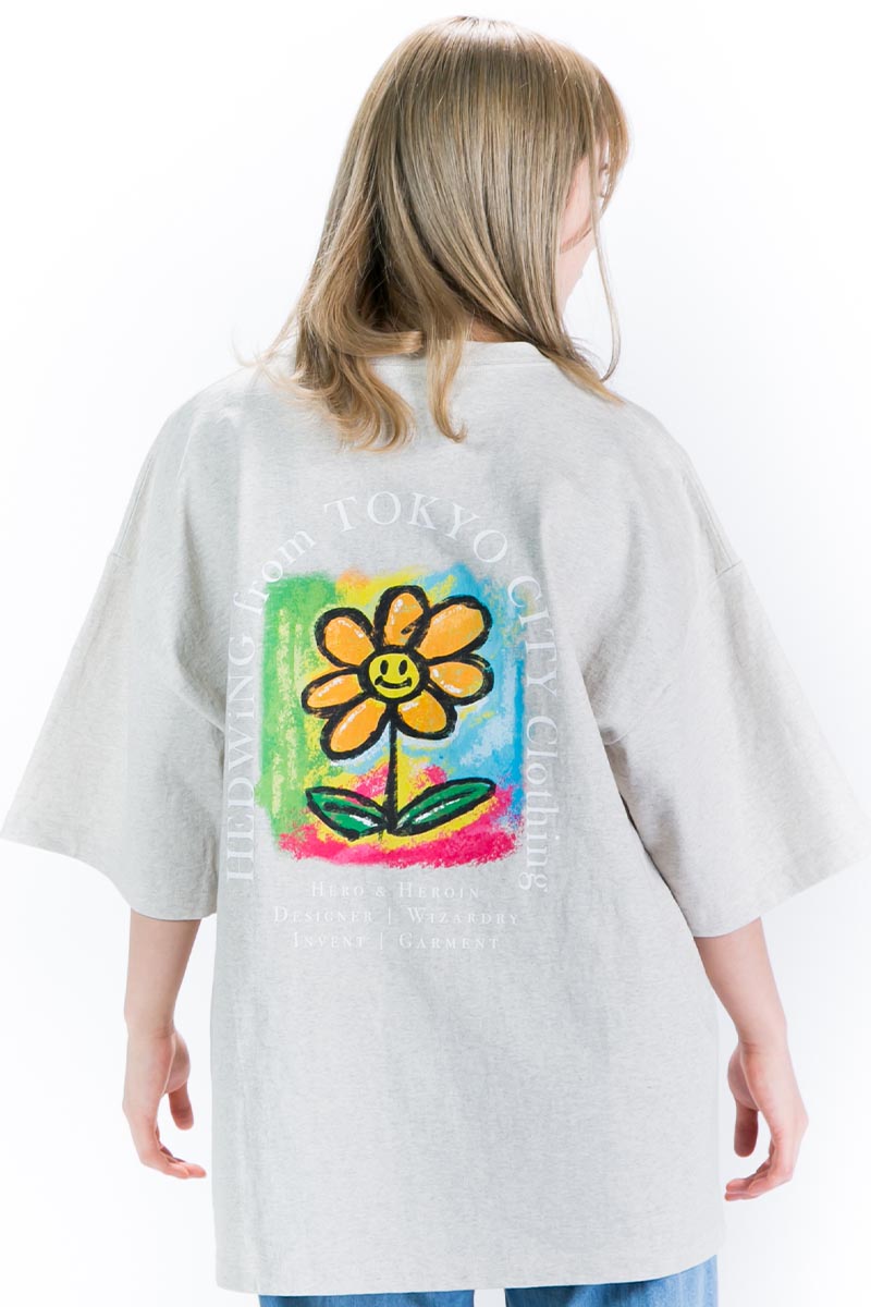 HEDWiNG Crayon Flower Pocket T-shirt Oatmeal