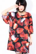 TRAVAS TOKYO All Strawberry patternedビッグTシャツ Black×Red