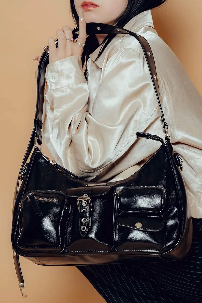 Subciety (サブサエティ) Faux leather half moon shoulder bag - Black