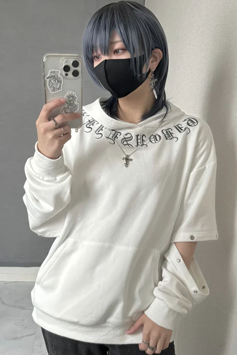 gibous(ギボス) button gothic logo hoodie WHITE