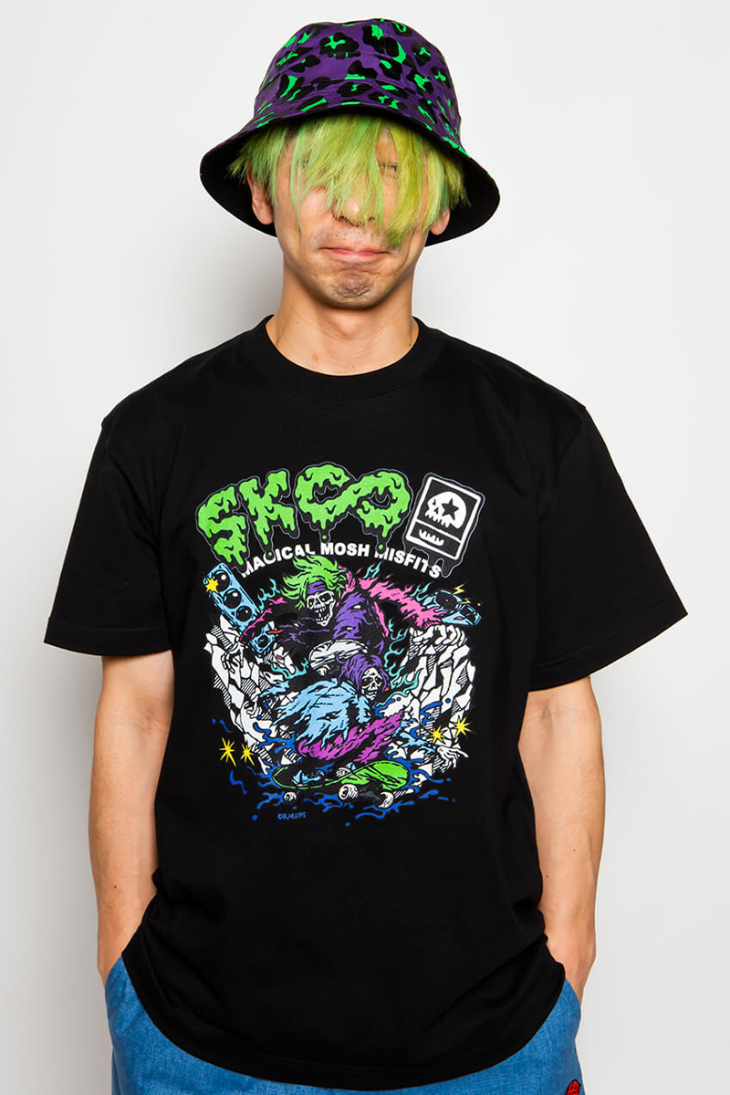 MAGICAL MOSH MISFITS SK∞ エスケーエイト x MxMxM "SK∞ エスケーエイト ZOMBIES" TEE DOKU