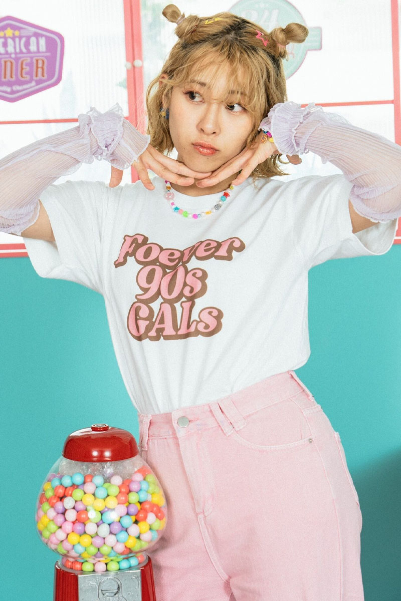 Forever 90s GALs(フォーエバーナインティーズギャルズ) LOGO S/S Tee White