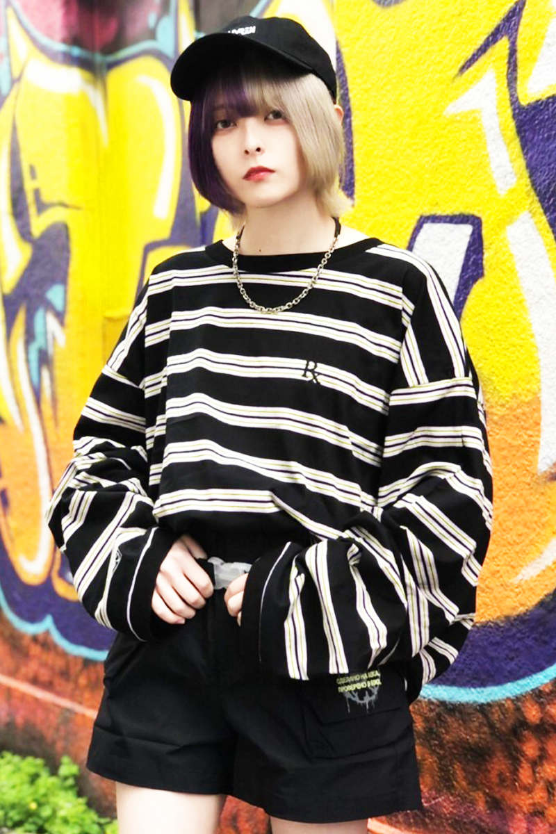 SLEEPING TABLET GRRL [ MULTI BORDER LONG SLEEVE ] BLACK