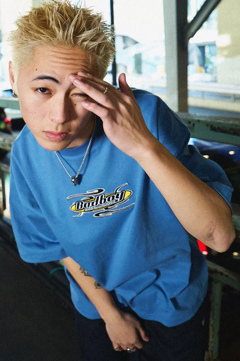 BAD BOY (バッドボーイ) 00'S GRAPHIC EMBROIDERY TEE L.BLUE