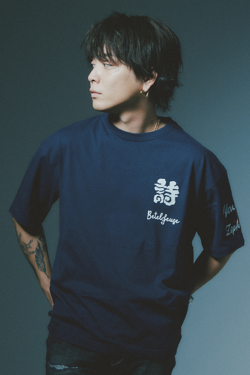 予約商品】優里xZEPHYREN-BETELGEUSE- S/S TEE NAVY / ロック 予約商品】優里xZEPHYREN-BETELGEUSE- S/S TEE NAVY / ロック