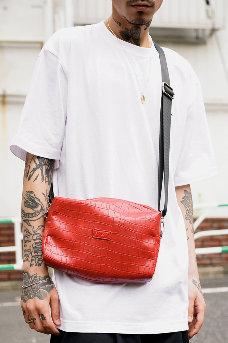 Subciety (サブサエティ) CROCODILE BODY BAG RED