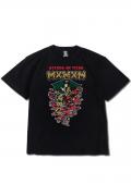 進撃の巨人xMAGICAL MOSH MISFITS(マジカルモッシュミスフィッツ) “MAGICAL MOSH LEVI” TEE RED