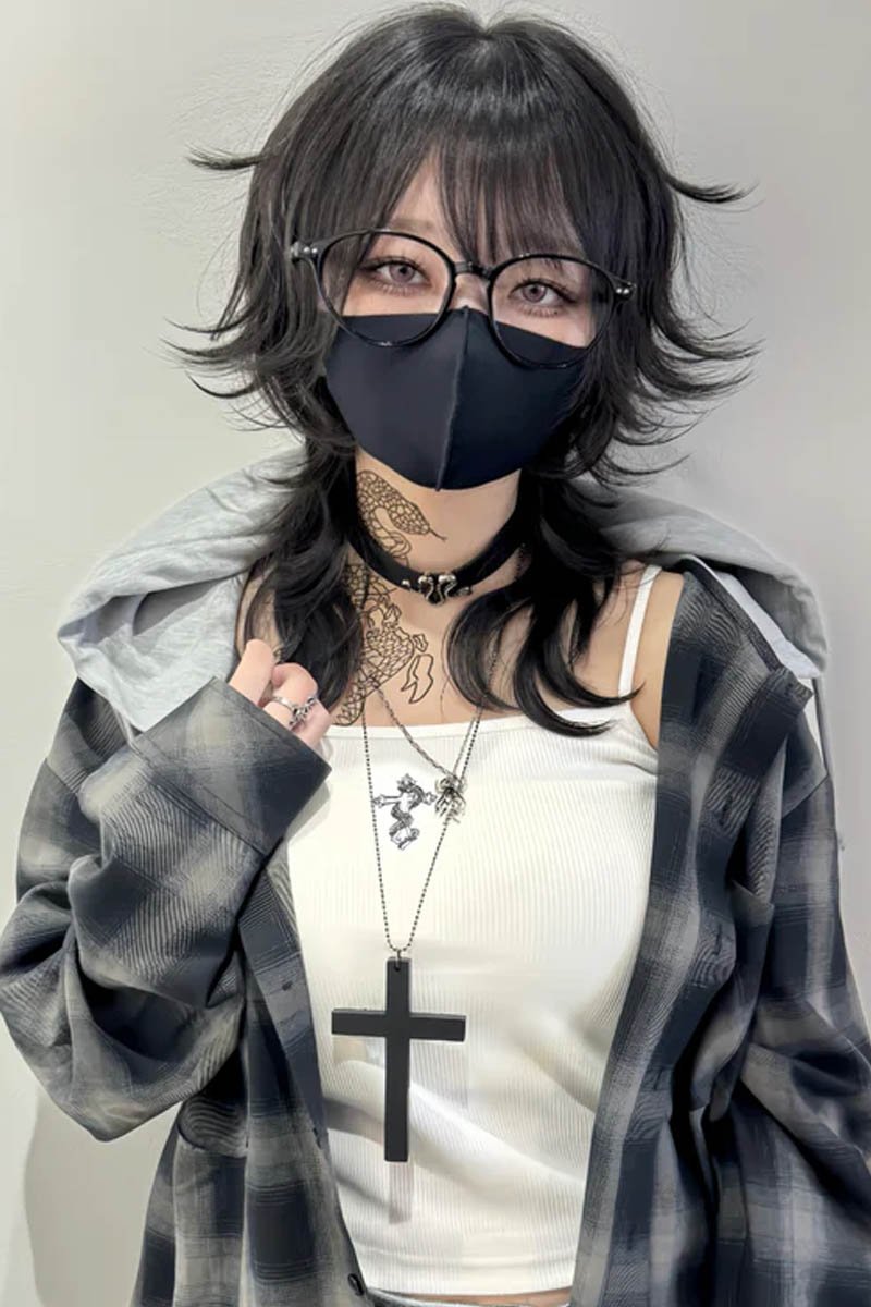 gibous (ギボス) snake cross camisole - White