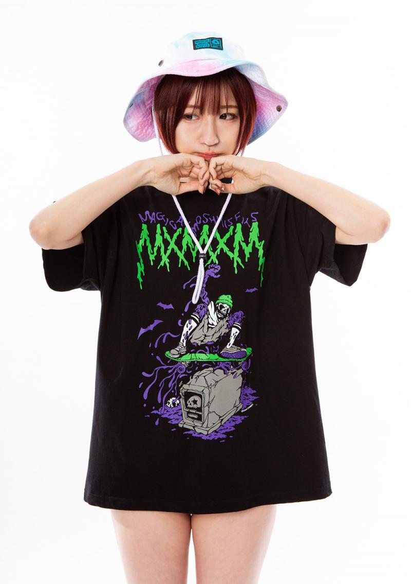 MAGICAL MOSH MISFITS MxMxM ZOMBIES TEE DOKU