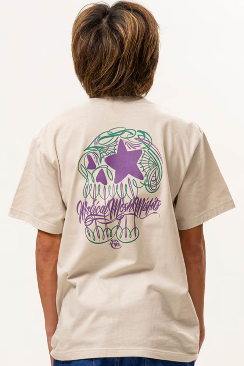 MAGICAL MOSH MISFITS(マジカル・モッシュ・ミスフィッツ) PINST DOKURO TEE - Greige