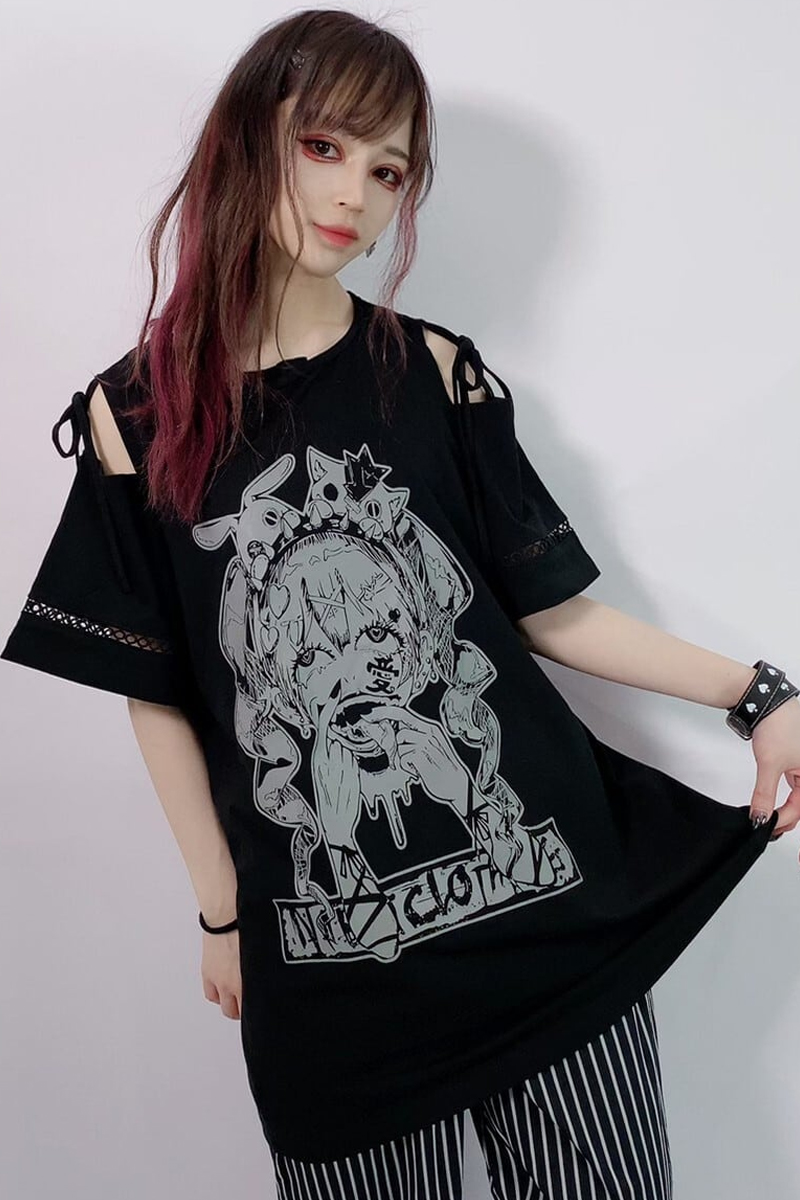 ロックファッション、バンドTシャツ のGEKIROCK CLOTHING NieR (ニーア) OFF-SHOULDER  PULLOVER【MADNESS GIRL】