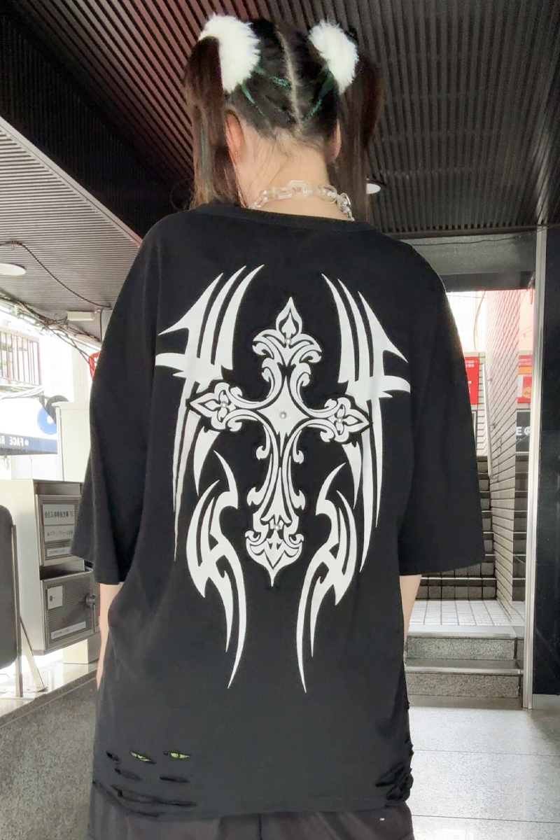 PSYCHO NATION (サイコネーション) トライバルスタッズクロスTEE - Black