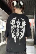 PSYCHO NATION (サイコネーション) トライバルスタッズクロスTEE - Black