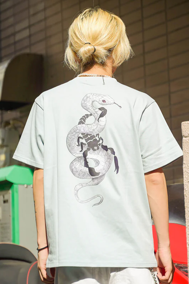 gibous(ギボス) snakescorpion t shirt baby blue