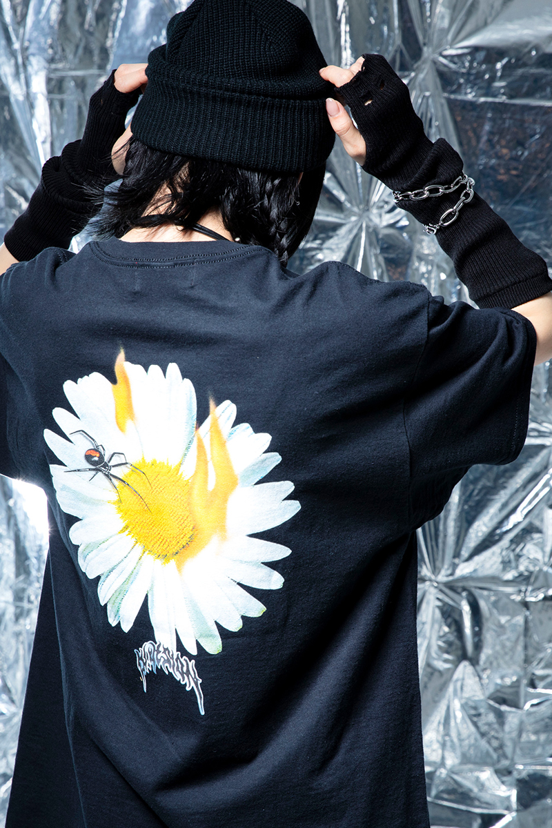 DI:VISION（ディヴィジョン） FLOWER TEE BLACK