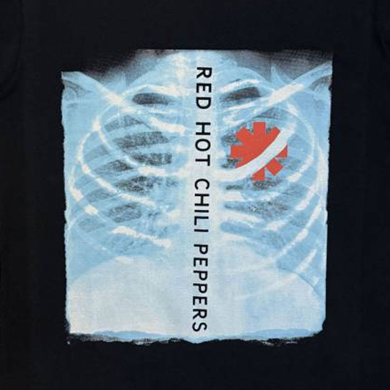RED HOT CHILI PEPPERS、初の全米チャート1位を獲得した名盤『Stadium