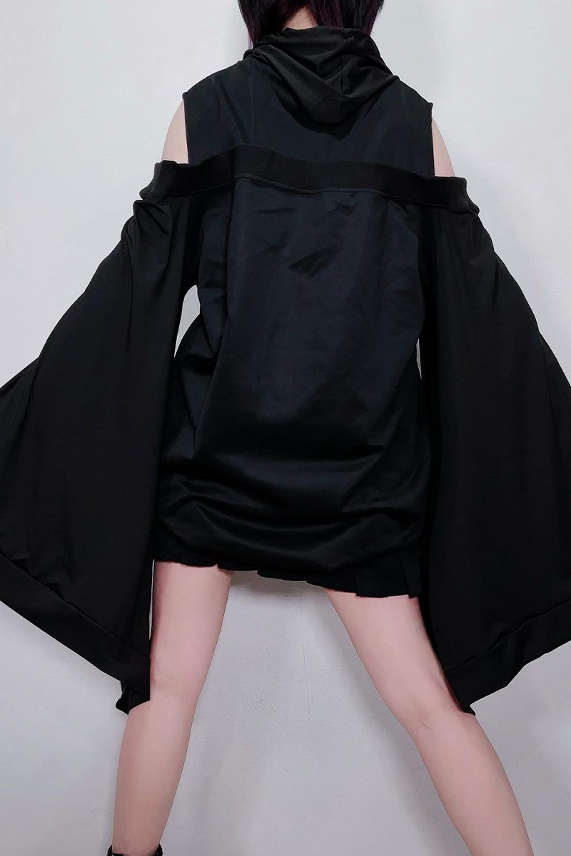 NieR (ニーア) 着物風袖 OFF-SHOULDER PARKA【FRONT ZIP NieR (ニーア) 着物風袖 OFF-SHOULDER PARKA【FRONT ZIP