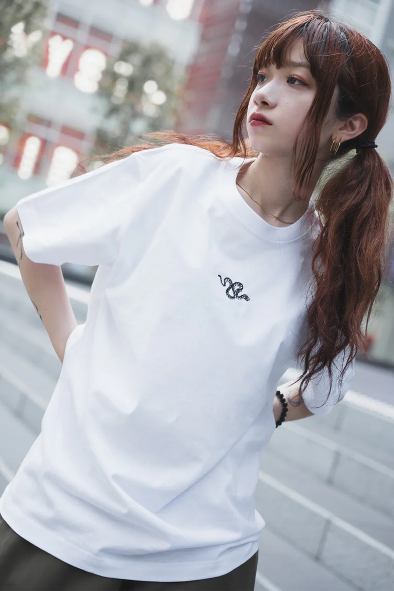 gibous(ギボス) skull snake t shirt WHITE