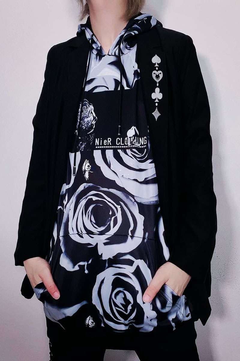 NieR BLACK PULLOVER PARKA と　ロンTセット