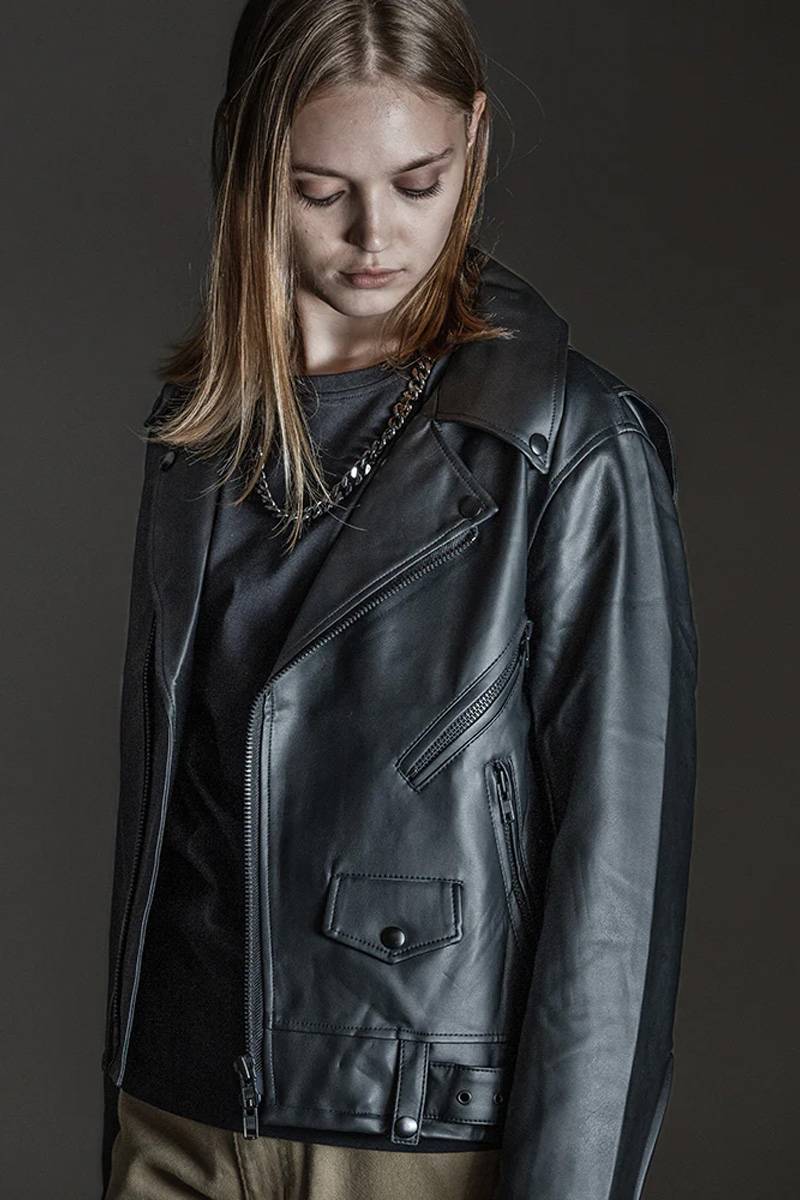 Abyssea(アビセア) Side buckle short riders - Black