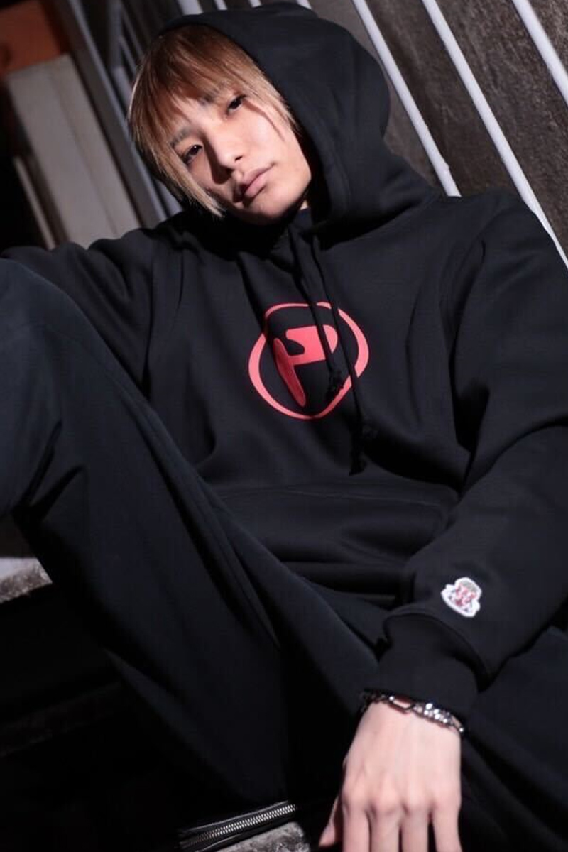 PeaceBeam(ピースビーム)  「P」logo hoodie Black
