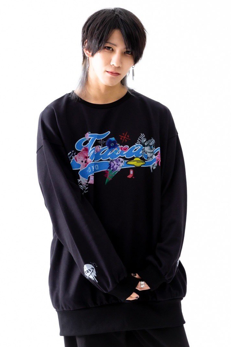 TRAVAS TOKYO【トラヴァストーキョー】カレッジロゴプルオーバースウェット Black