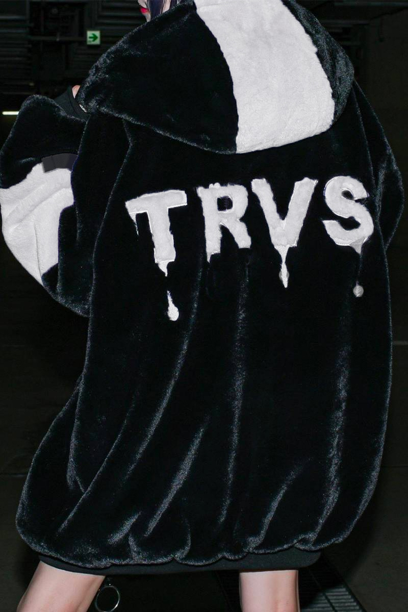 TRAVAS TOKYO【トラバストーキョー】 Drip Logo High Neck Faux TRAVAS TOKYO【トラバストーキョー】 Drip Logo High Neck Faux