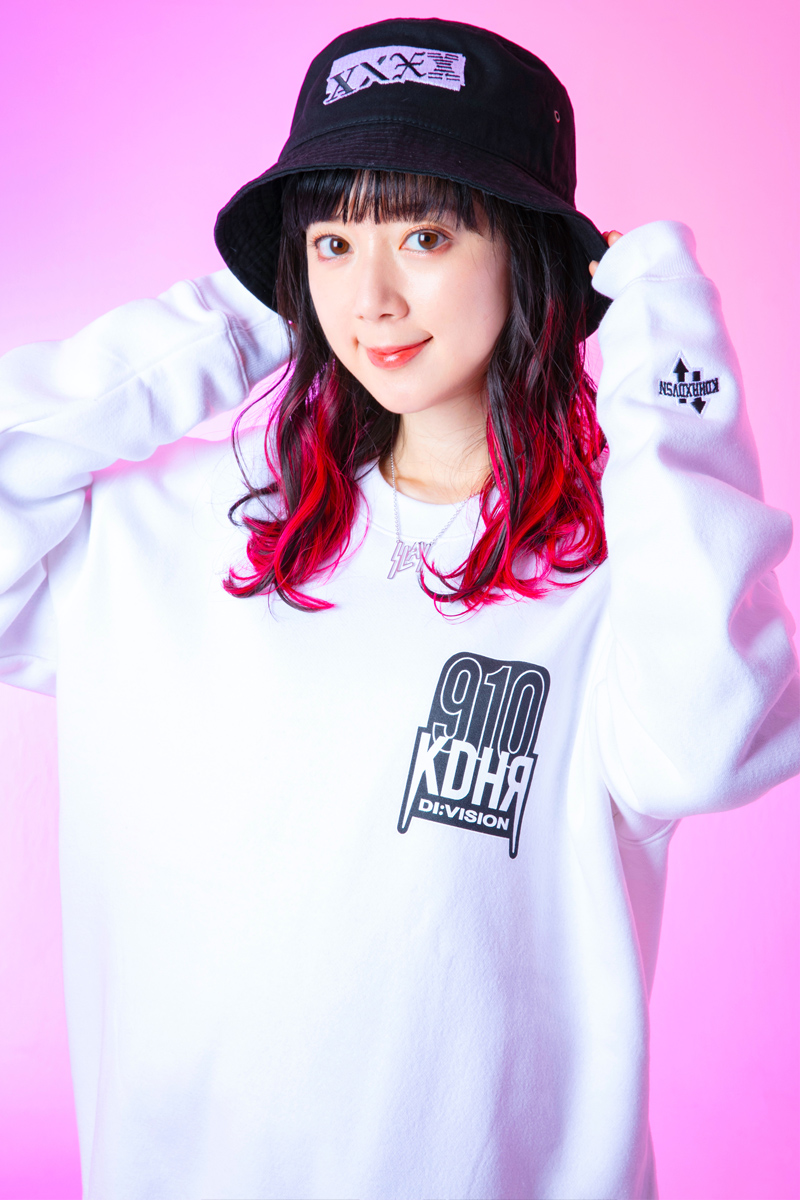 工藤晴香×激ロック×ゲキクロ×DI:VISIONコラボ 限定スウェット 工藤晴香×激ロック×ゲキクロ×DI:VISIONコラボ 限定スウェット
