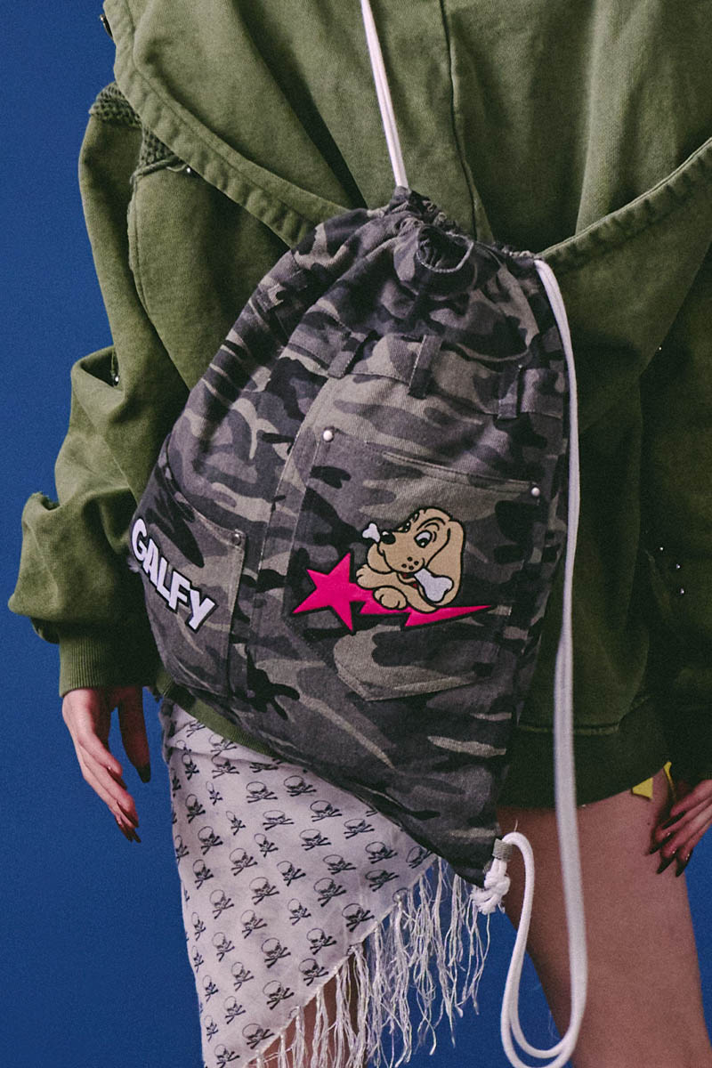 【予約商品】GALFY (ガルフィー) 星のわんちゃんリメイクナップサック - Camo