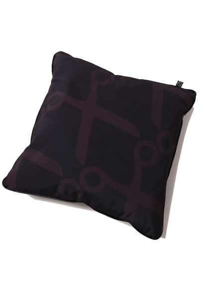SILLENT FROM ME SHEARS -Cushion-