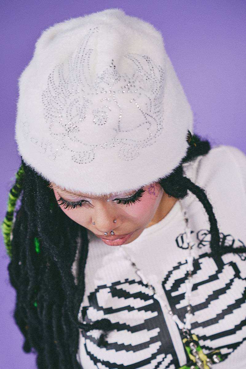 【予約商品】GALFY（ガルフィー）キラキラQUEEN ビーニー - WHITE