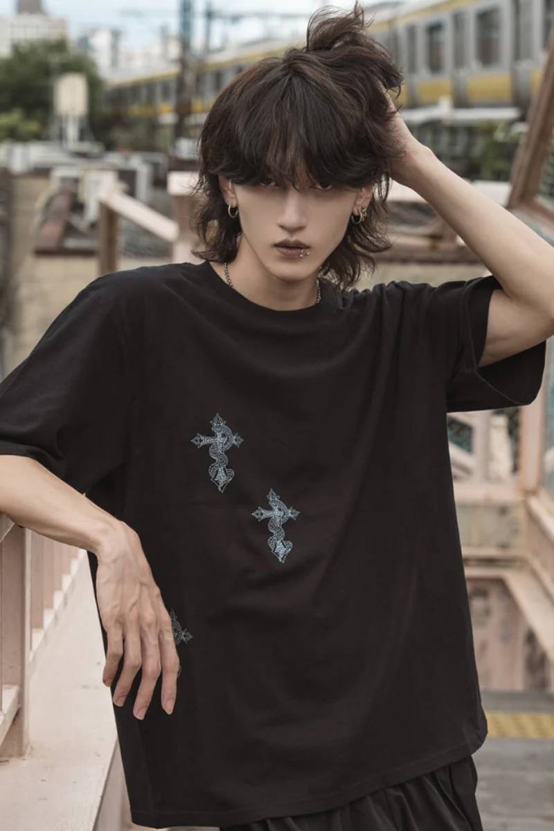 gibous (ギボス) random snake cross t shirt - Black