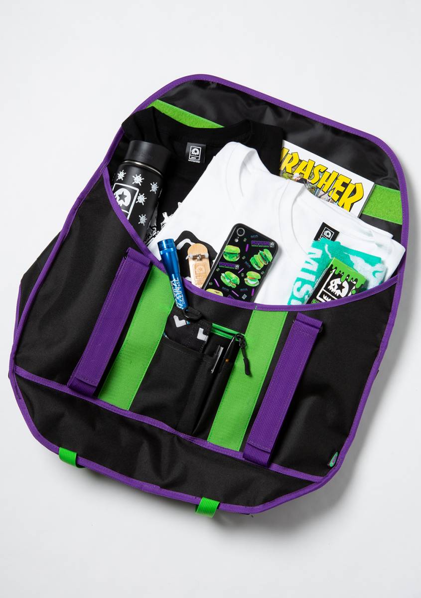 MAGICAL MOSH MISFITS MAGICAL MOSH MESSENGER BAG DOKU MAGICAL MOSH MISFITS MAGICAL MOSH MESSENGER BAG DOKU
