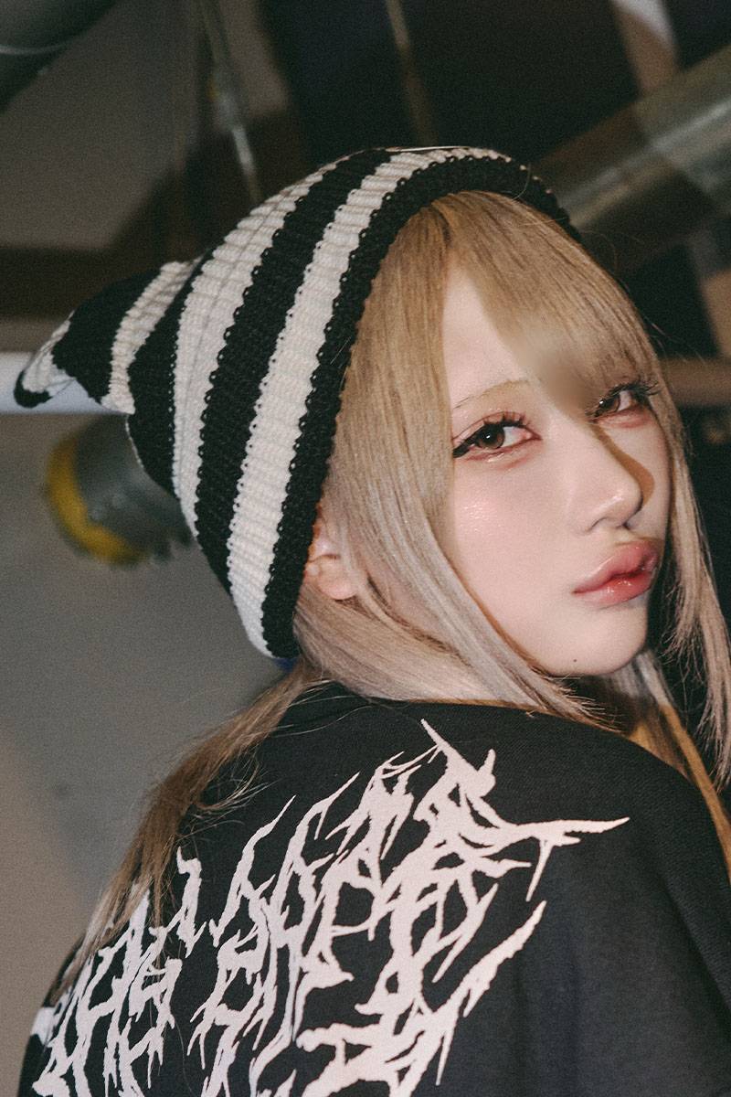 【予約商品】GALFY（ガルフィー）ピアス付きうさ耳ニット帽 - WHITE/BLACK