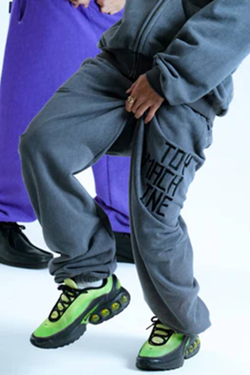 TOY MACHINE (トイマシーン) PIGMENT SWEAT PANTS - Chacoal