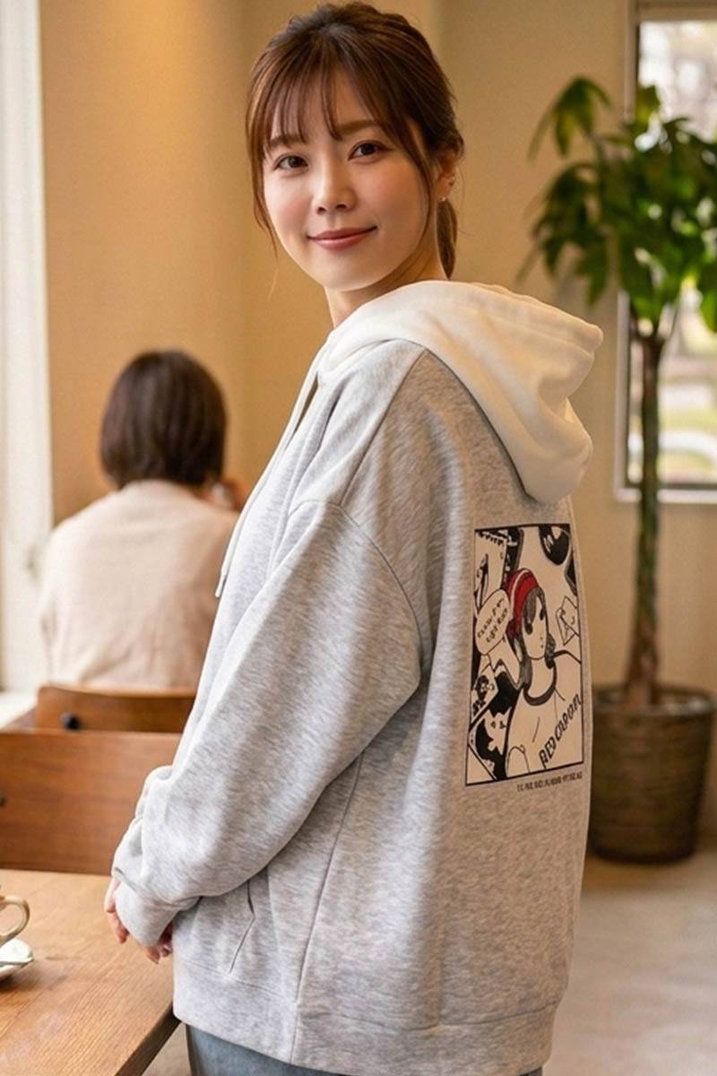 Red Cap Girl (レッド・キャップ・ガール) ダンボール・バック・プリント配色HOODIE - Ash Gray