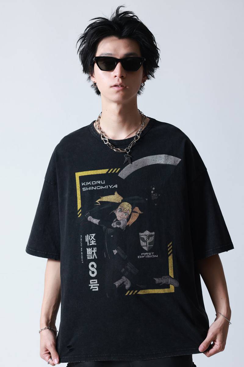 怪獣8号 × P.N UNDERGROUND 四ノ宮キコル ダメージ TEE - Wash Black