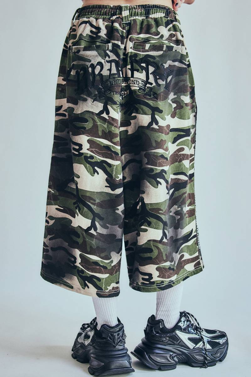 P.N UNDERGROUND (サイコ・ネーション・アンダーグラウンド) スタッズ・ハーフ・パンツ - Camo