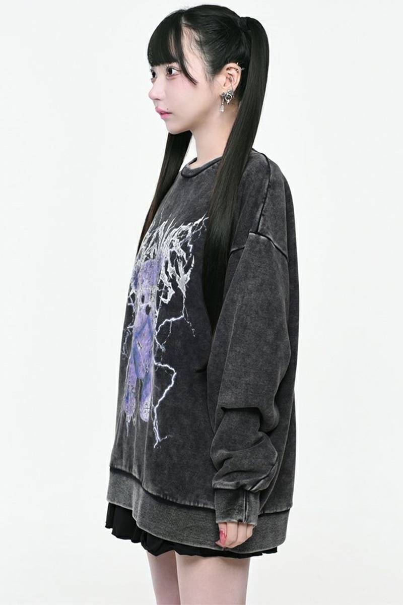 TRAVAS TOKYO (トラバス トーキョー) ピグメント加工クマトレーナー - Purple / ロックファッション / バンドTシャツ のGEKIROCK CLOTHING TRAVAS TOKYO (トラバス トーキョー) ピグメント加工クマトレーナー - Purple / ロックファッション / バンドTシャツ のGEKIROCK CLOTHING