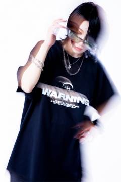 JILUKA×DI:VISION ゲキクロ・コラボ・Tシャツ BLACK / ロック