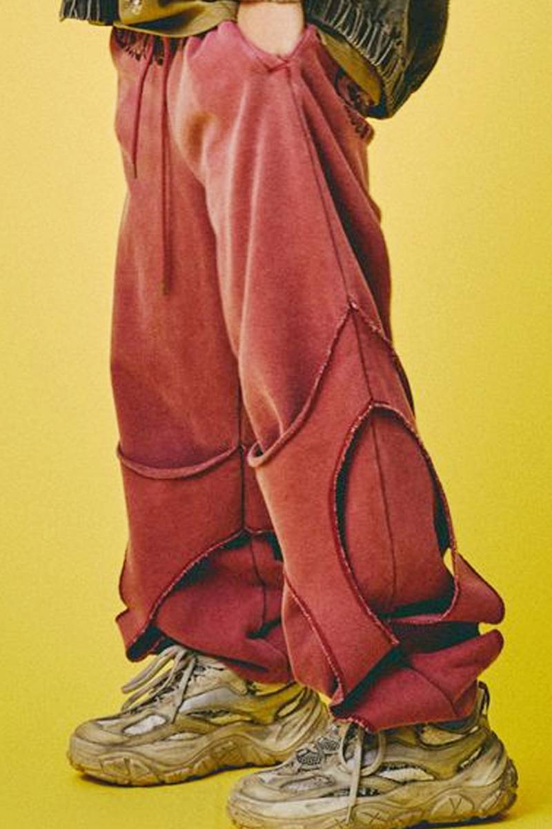 【予約商品】GALFY(ガルフィー) 穴の向こうにわんちゃんスウェット - Red