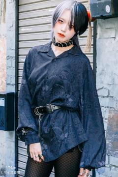 豚箱ゑる子×東京13零式(トウキョウイチサンゼロシキ) L/S T 豚箱ゑる子×東京13零式(トウキョウイチサンゼロシキ) L/S T
