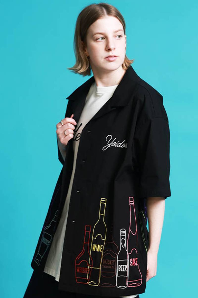 YOIDORE(ヨイドレ) 酒ボトル刺繍シャツ - Black