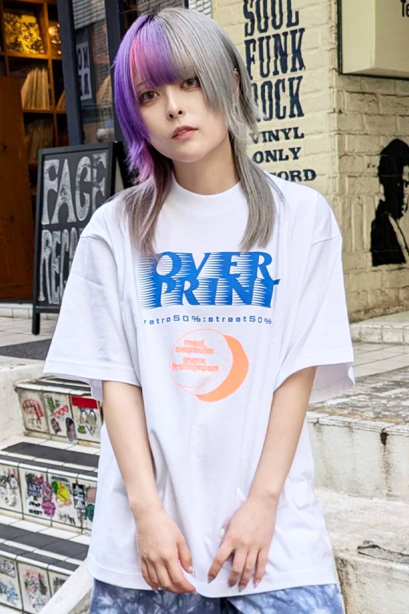 over print (オーバープリント) capsule Tee WHITE