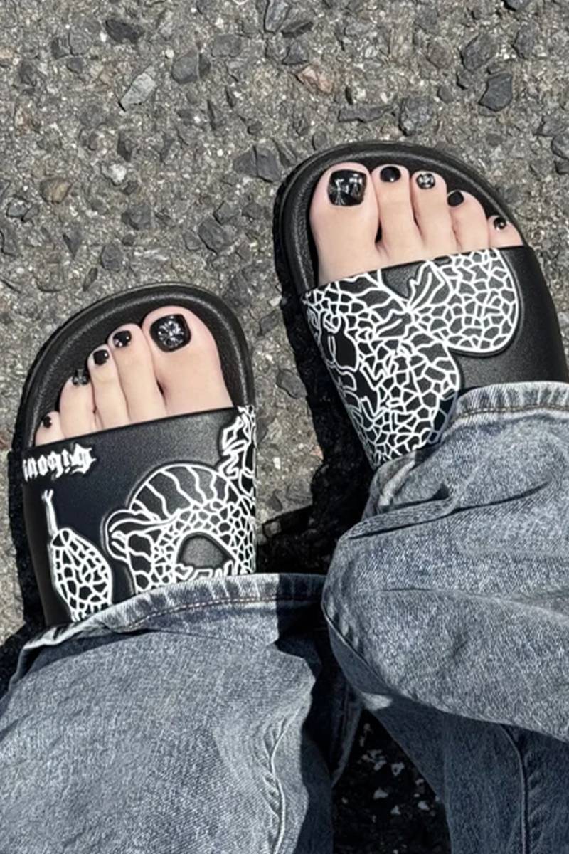 gibous (ギボス) gothic logo snake scorpion shower sandals