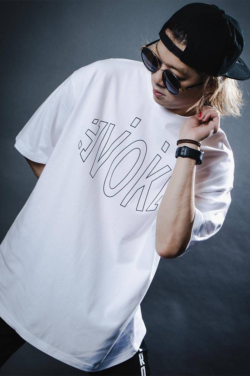 ZERO EVOKE (ゼロイヴォーク) Expansion fuchi logo S/S big tee WHITE