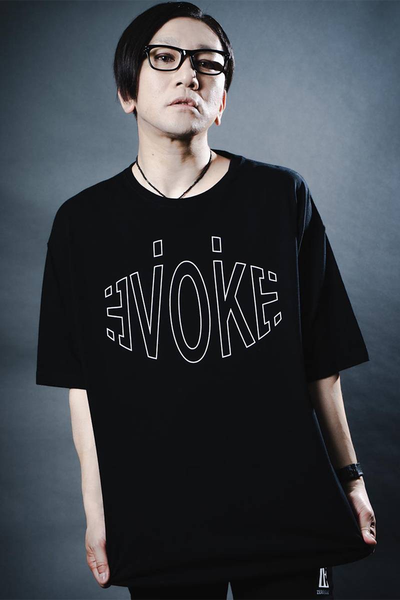 ZERO EVOKE (ゼロイヴォーク) Expansion fuchi logo S/S big tee BLACK