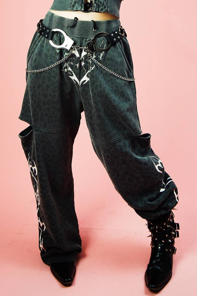 【予約商品】GALFY (ガルフィー) 病みギャルデビルスウェパン - Ink Black Leo