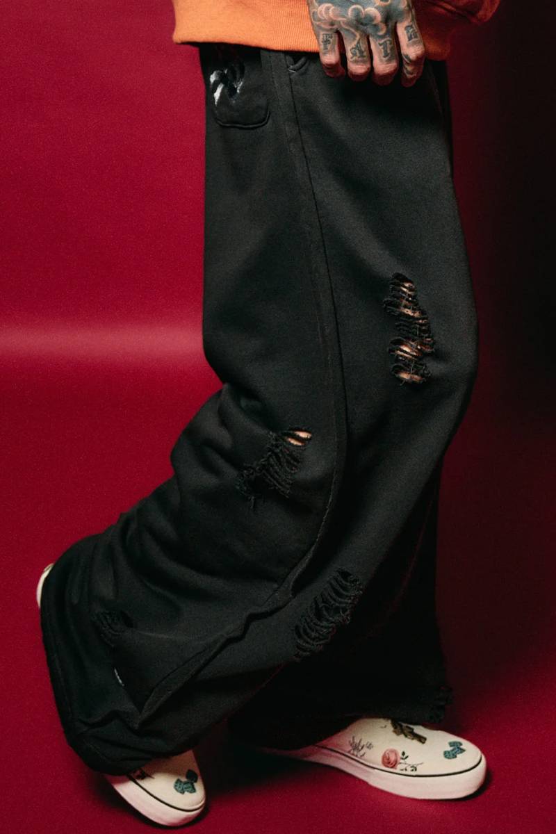 Subciety(サブサエティ)　Distressed sweatpants - Black